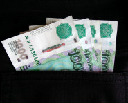 «Сбер» рекомендовал пенсионерам в РФ не снимать всю пенсию с карты «МИР»
