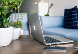 macbook-1093641_1280