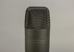 mic-2618426_1280