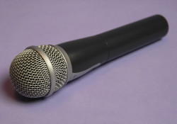 microphone-1137006_1280